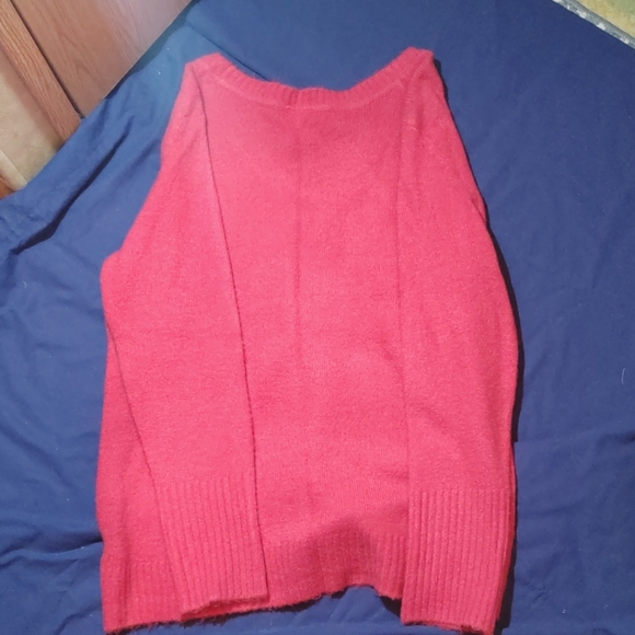 Red sweater - Picture 3 of 3